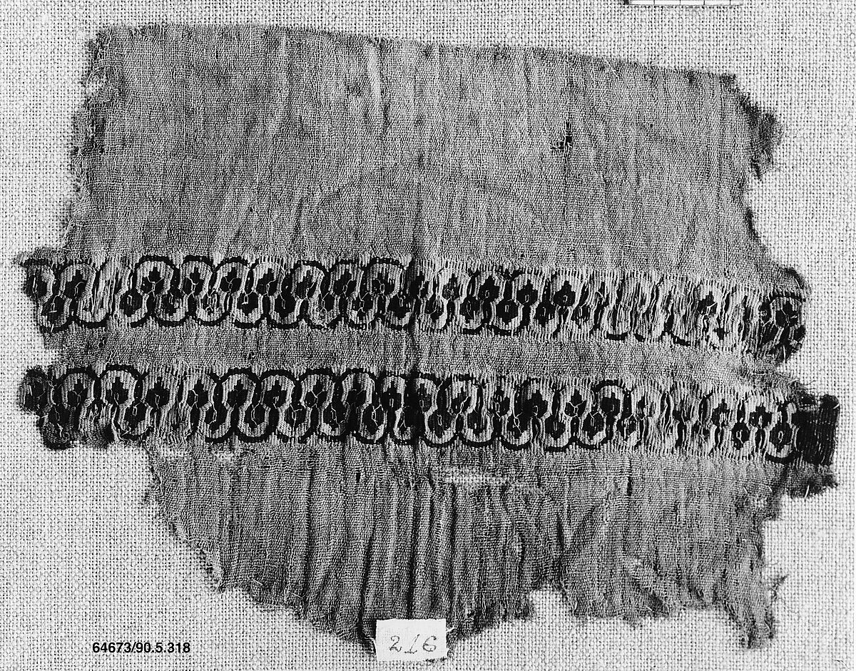 Fragment of a Sleeve, Wool, linen; plain weave, tapestry weave