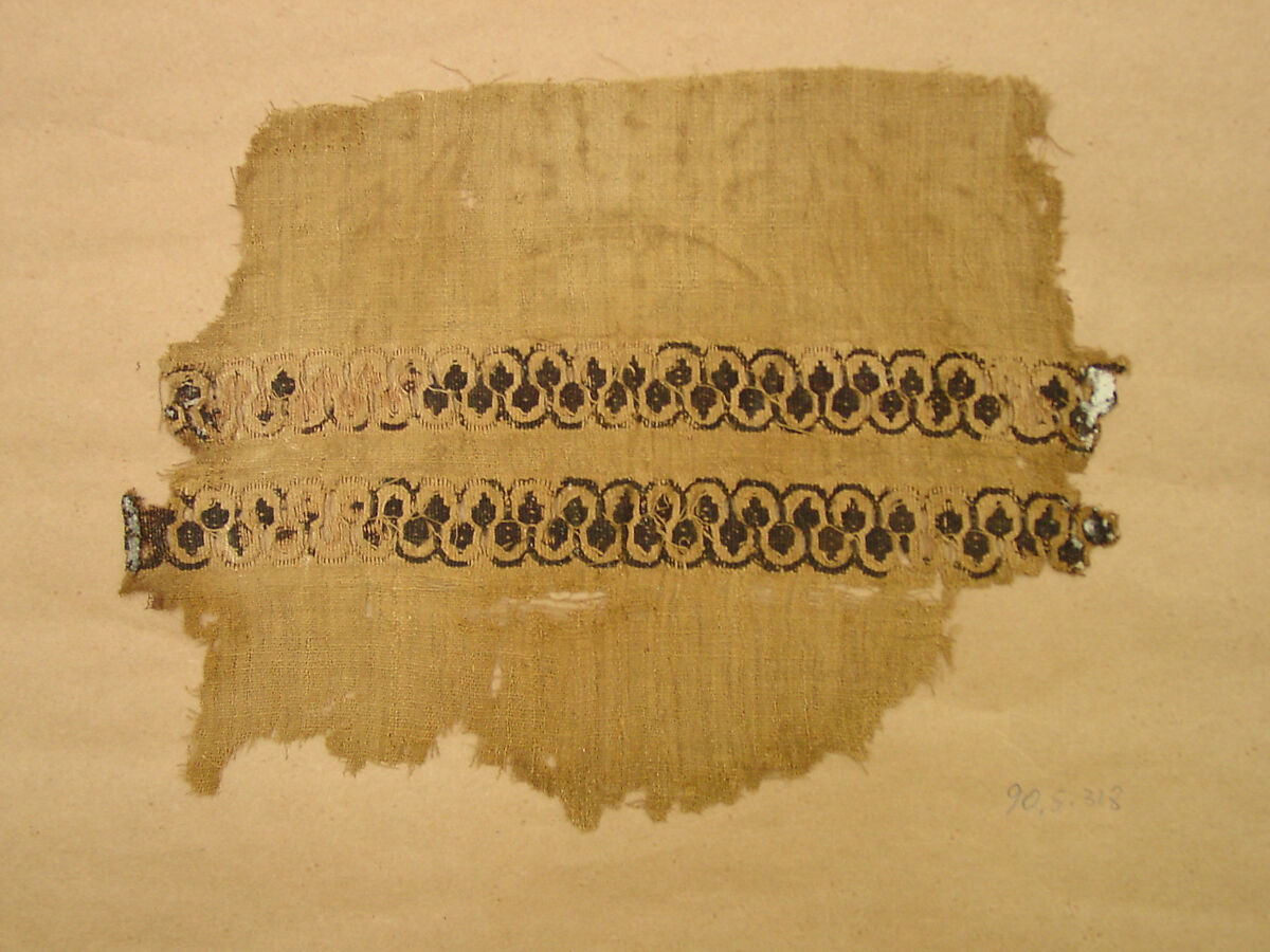 Fragment of a Sleeve, Wool, linen; plain weave, tapestry weave