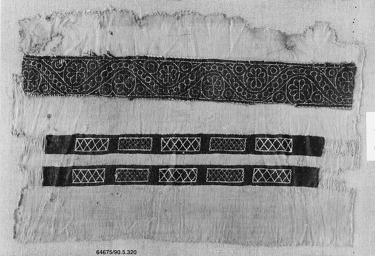Textile Fragment, Wool, linen; plain weave, tapestry weave