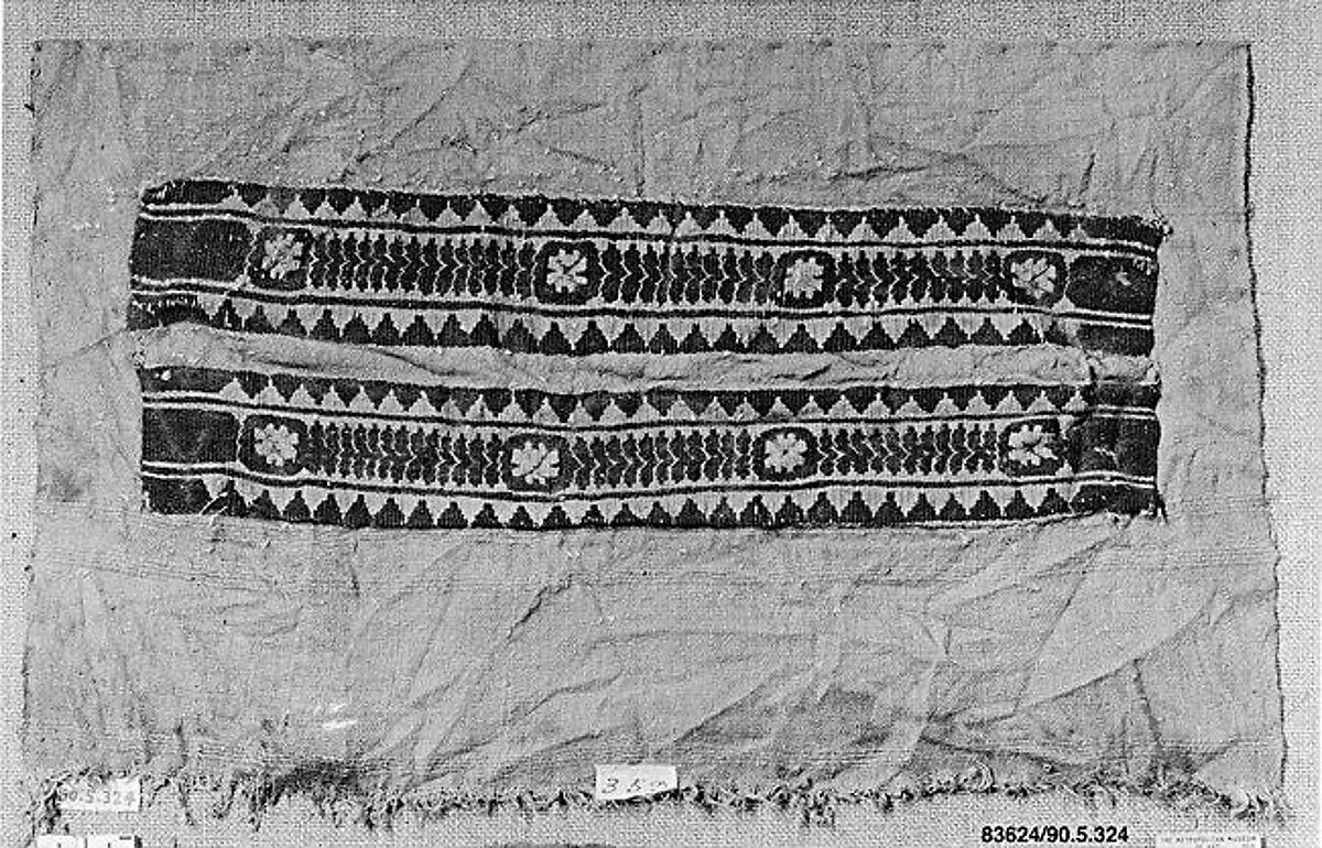 Textile Fragment, Wool, linen; plain weave, tapestry weave 
