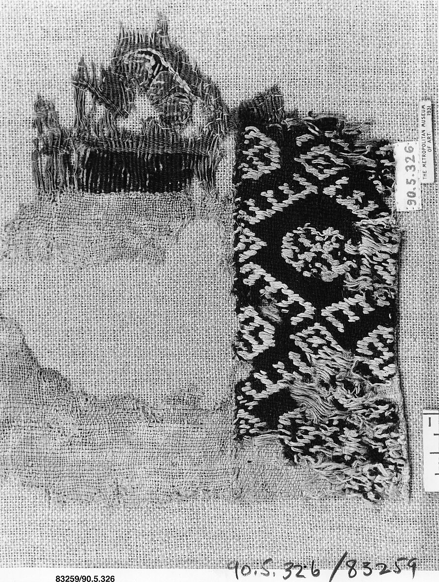 Fragment of a Sleeve, Wool, linen; plain weave, tapestry weave
