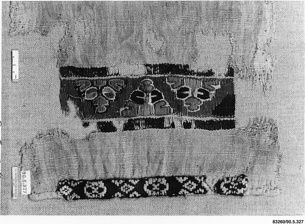 Fragment of a Tunic, Wool, linen; plain weave, tapestry weave