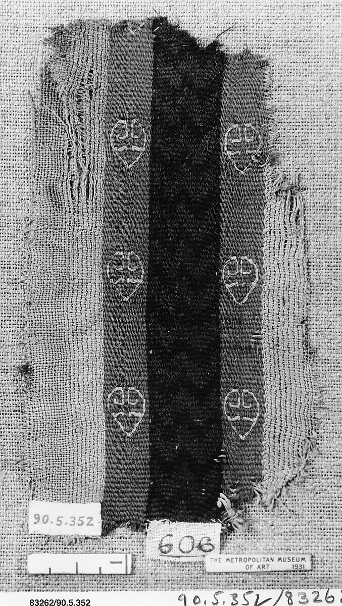 Fragment of a Shoulder Band, Wool, linen; plain weave, tapestry weave