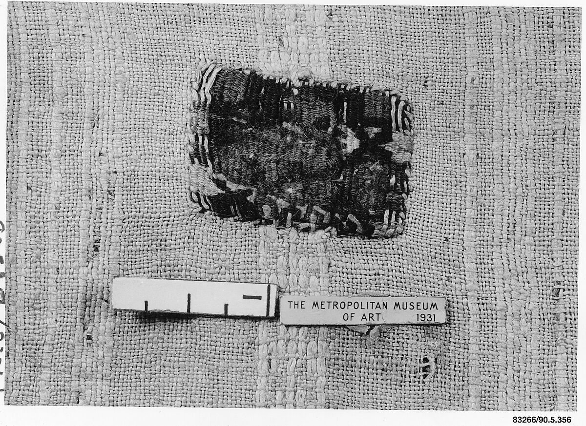 Textile Fragment, Wool, linen; plain weave, tapestry weave