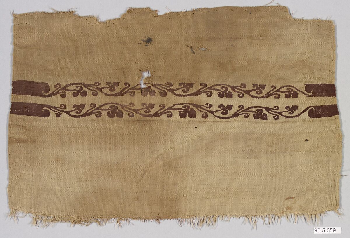 Fragment of a Tunic, Wool, linen; plain weave, tapestry weave 