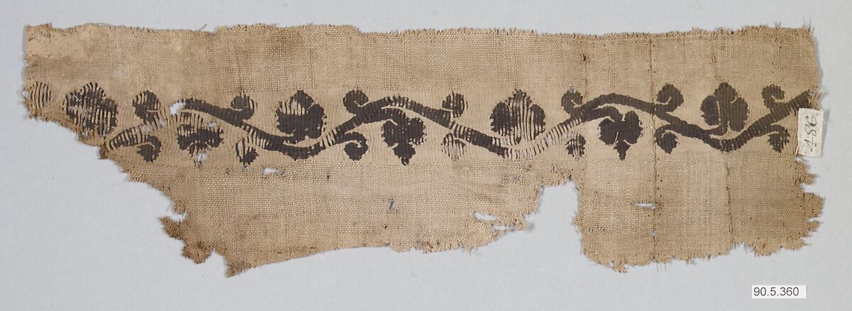 Fragment of a Tunic, Wool, linen; plain weave, tapestry weave 