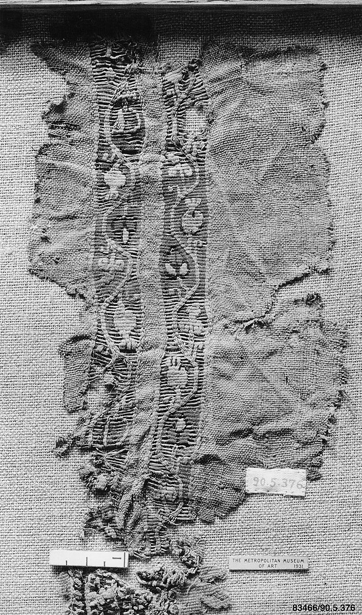 Textile Fragment, Wool, linen; plain weave, tapestry weave