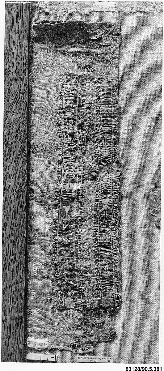 Fragment of a Sleeve, Wool, linen; plain weave, tapestry weave