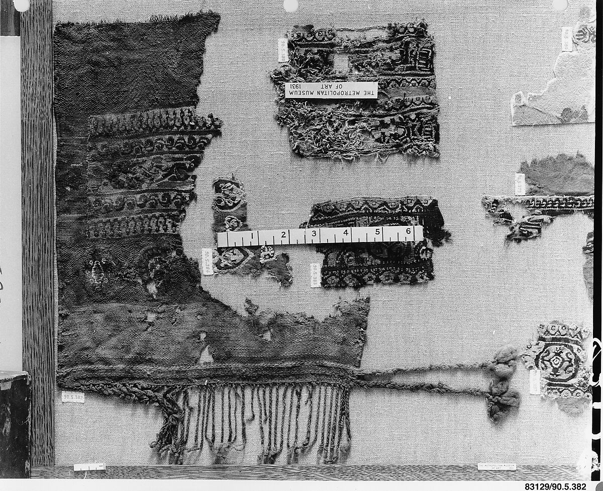 Textile Fragment, Wool, linen; plain weave, tapestry weave 