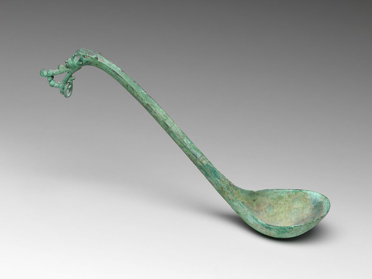 Ladle with handle in the shape of a dragon's head, Gilt bronze, China