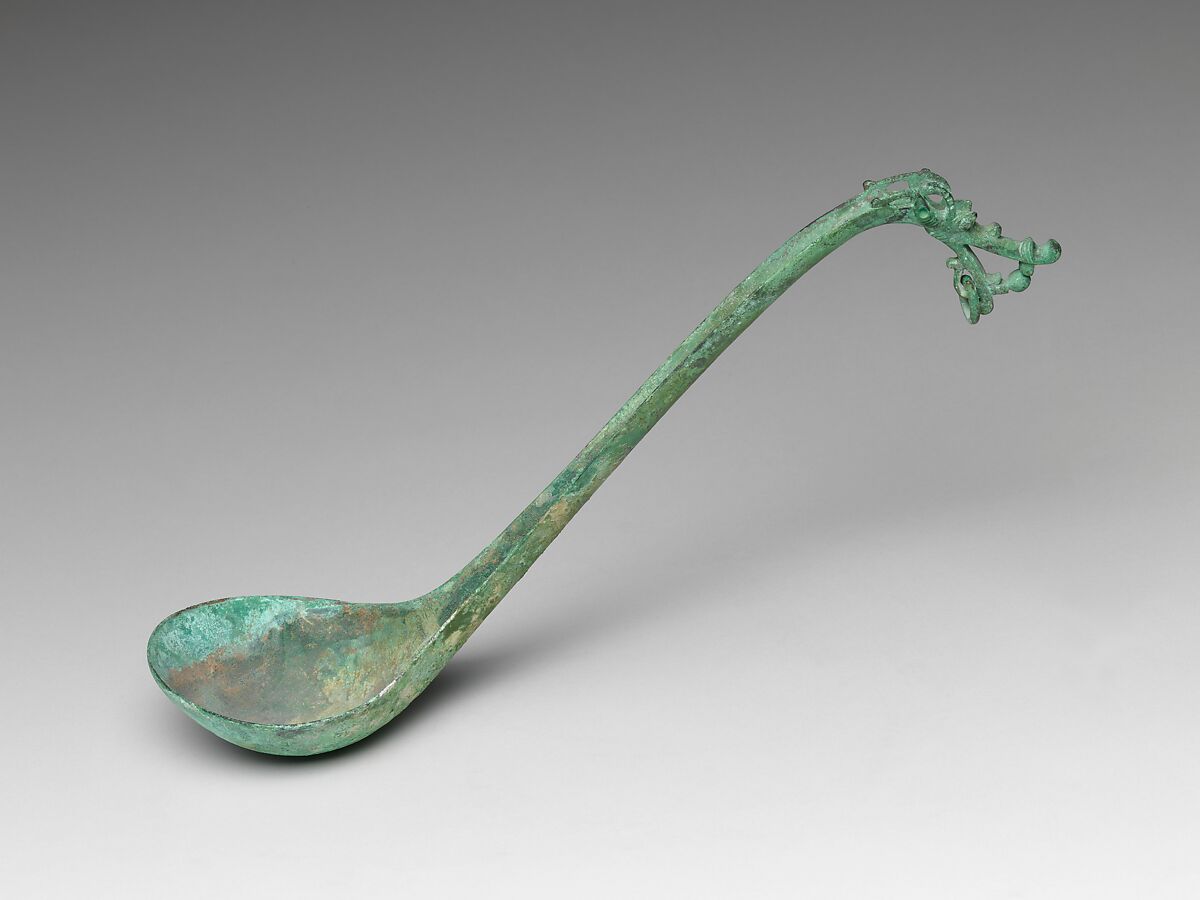 Ladle with handle in the shape of a dragon's head, Gilt bronze, China 