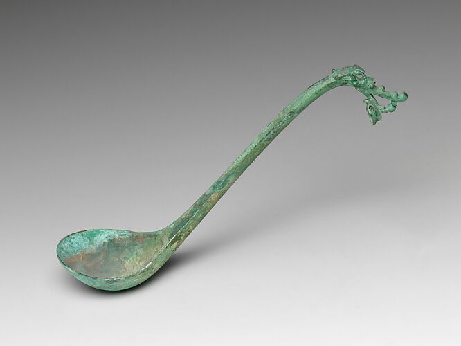 Ladle with handle in the shape of a dragon's head