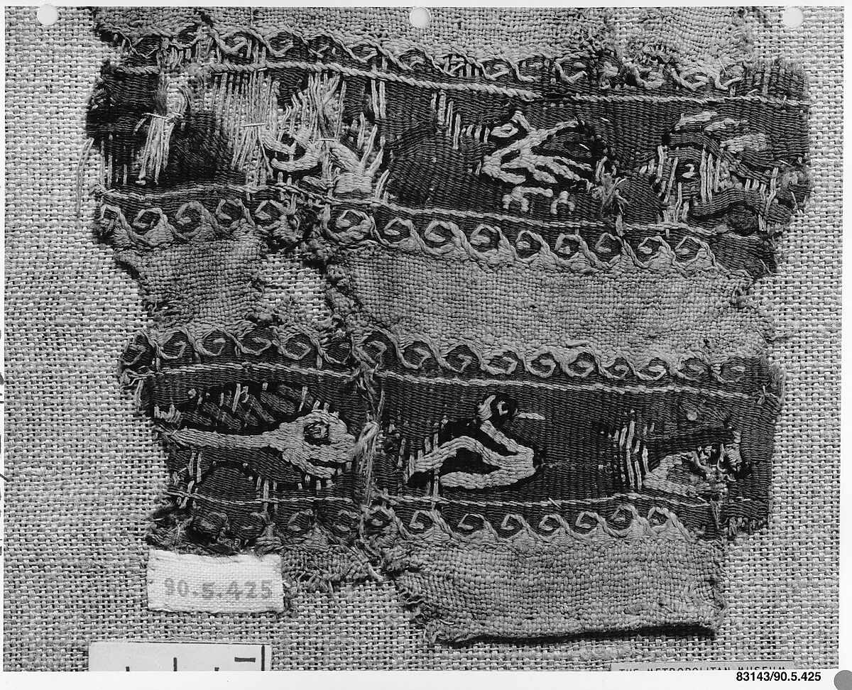 Fragment of a Sleeve, Wool, linen; plain weave, tapestry weave 