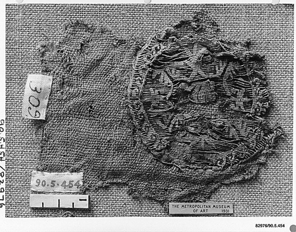 Textile Fragment, Wool, linen; plain weave, tapestry weave