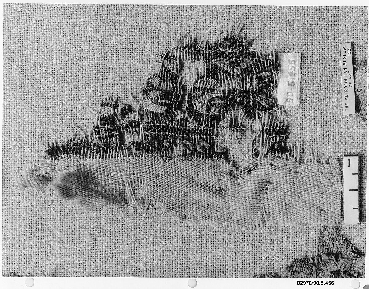 Textile Fragment, Wool, linen; plain weave, tapestry weave