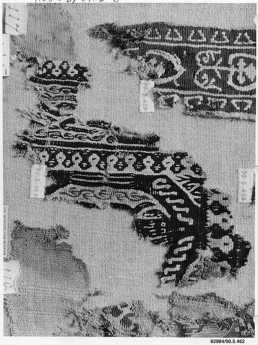 Fragment of Neck Border, Wool, linen; plain weave, tapestry weave