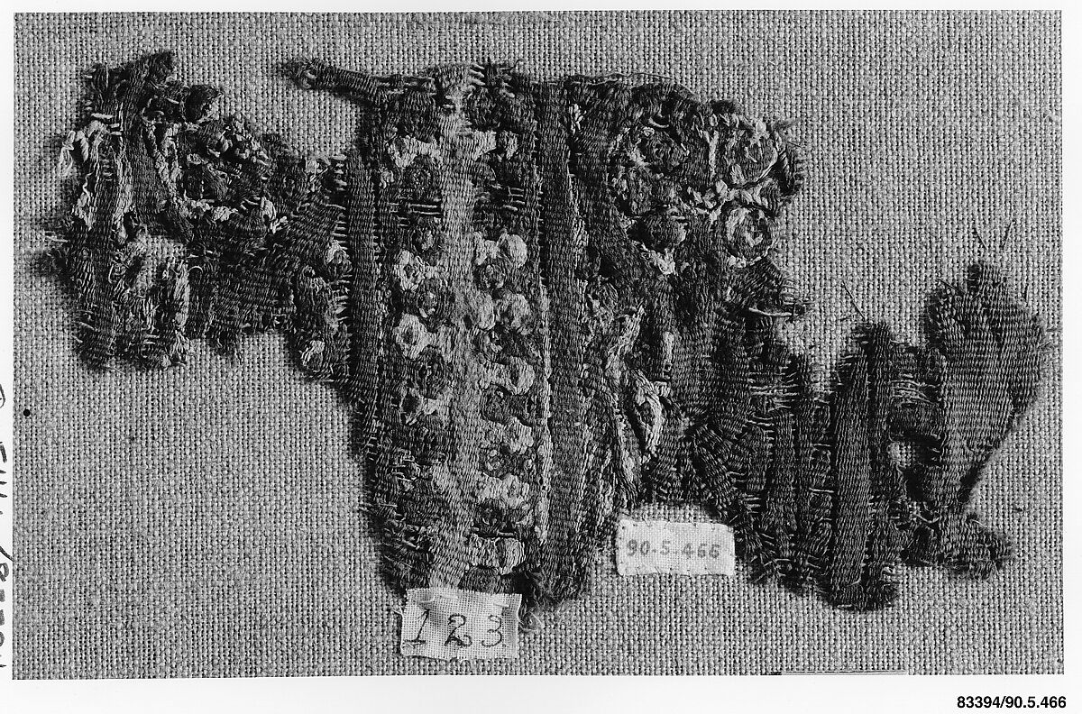 Textile Fragment, Wool, linen; plain weave, tapestry weave