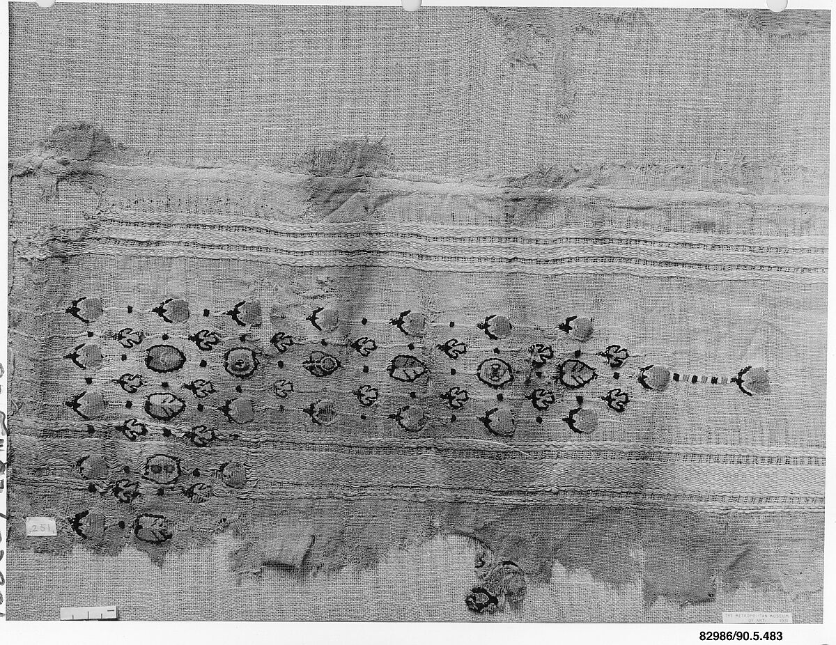 Fragment with Scattered Pattern, Wool, linen; plain weave, tapestry weave