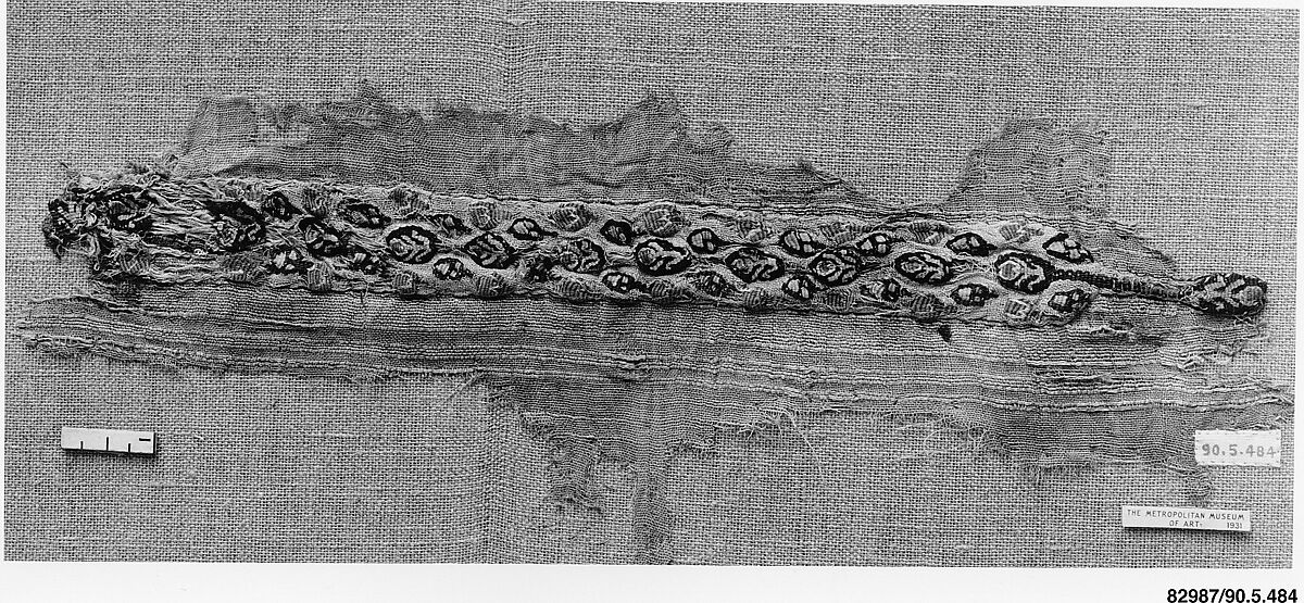 Textile Fragment, Wool, linen; plain weave, tapestry weave 