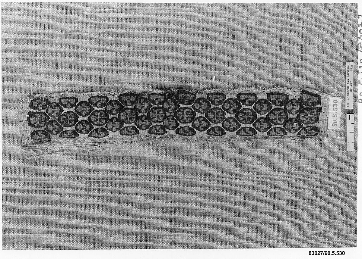 Textile Fragment, Wool, linen; plain weave, tapestry weave