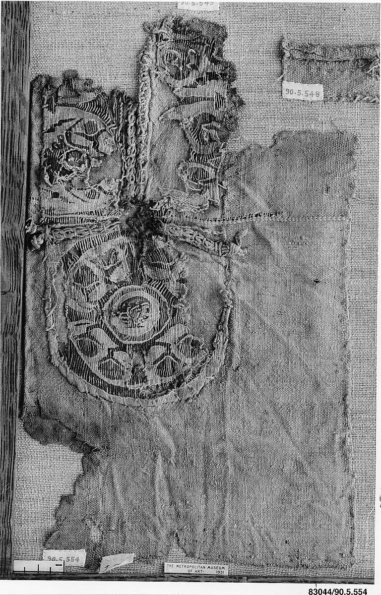 Textile Fragment, Wool, linen; plain weave, tapestry weave