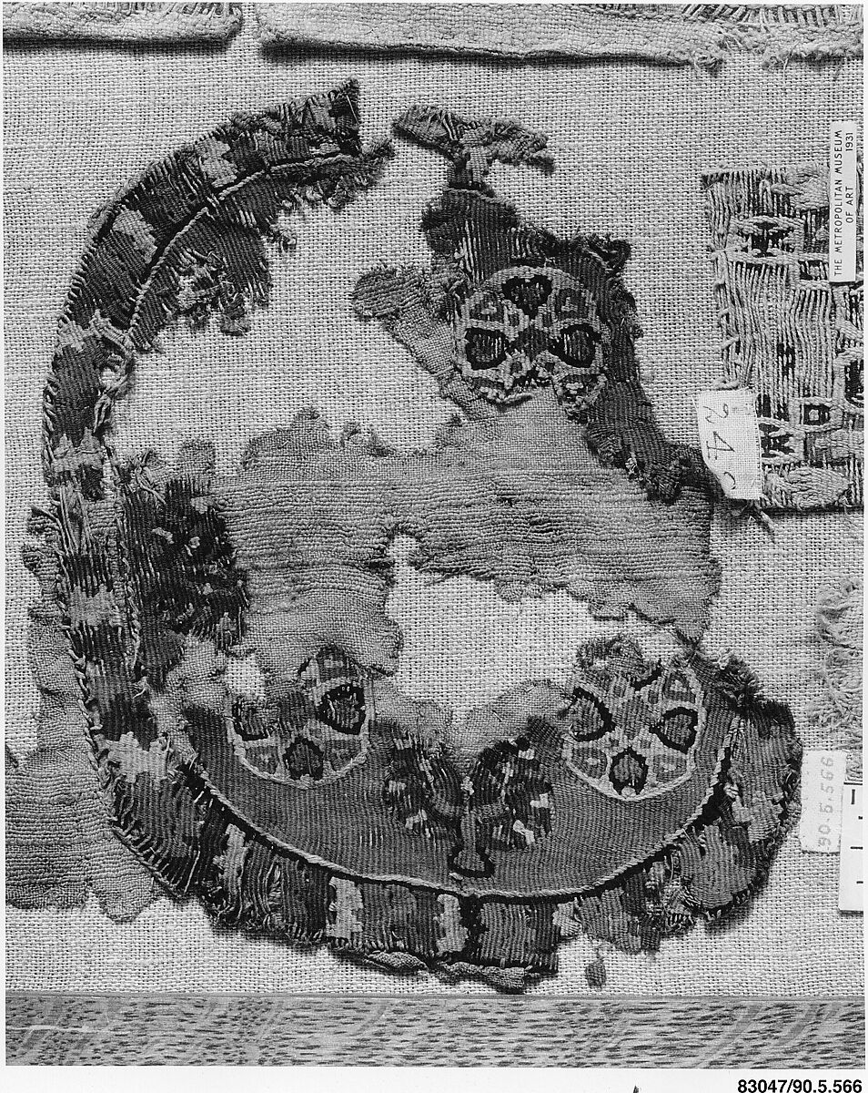 Textile Fragment, Wool, linen; plain weave, tapestry weave