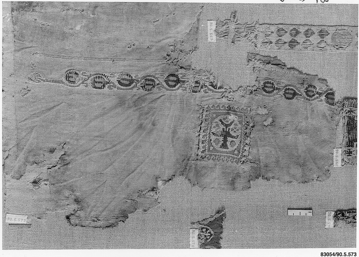 Textile Fragment, Wool, linen; plain weave, tapestry weave