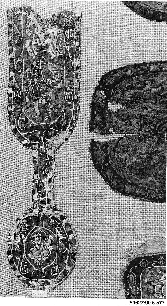 Fragment of Shoulder Band, Wool, linen; tapestry weave