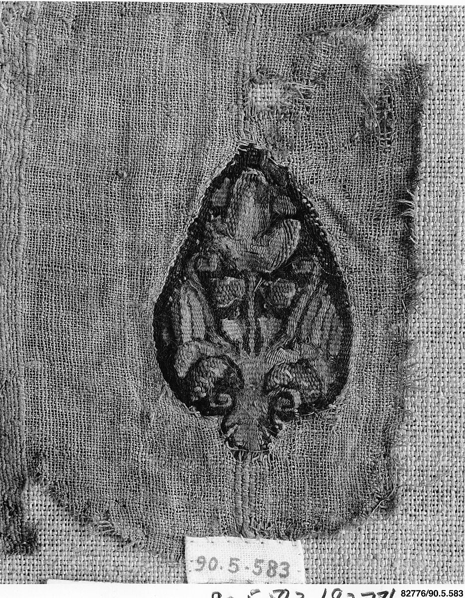 Textile Fragment, Wool, linen; plain weave, tapestry weave