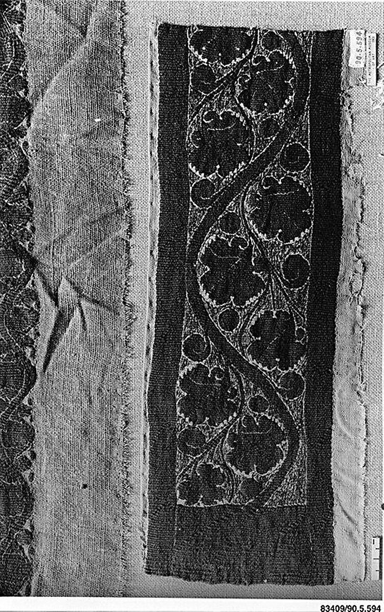 Band with Vine Scroll, Tapestry weave in purple wool (dyed with indigotin-containing dye and madder) and undyed linen on plain-weave ground of undyed linen; details in flying shuttle with undyed linen