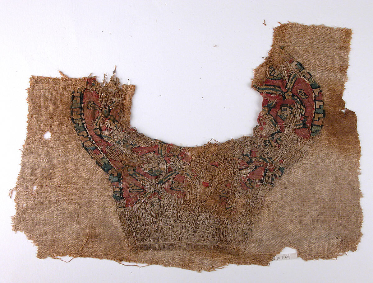 Textile Fragment, Wool, linen; plain weave, tapestry weave 