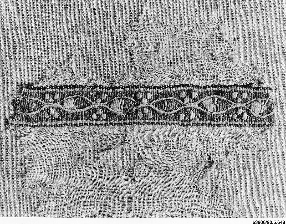 Textile Fragment, Wool, linen; plain weave, tapestry weave