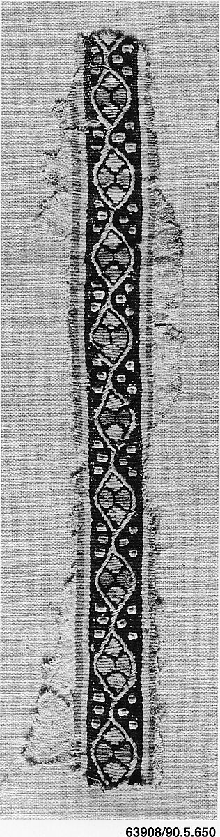 Textile Fragment, Wool, linen; plain weave, tapestry weave