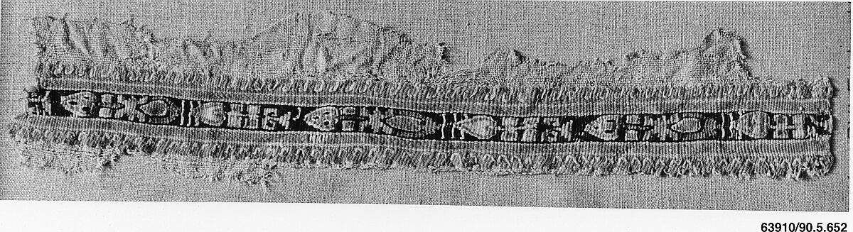 Textile Fragment, Wool, linen; plain weave, tapestry weave