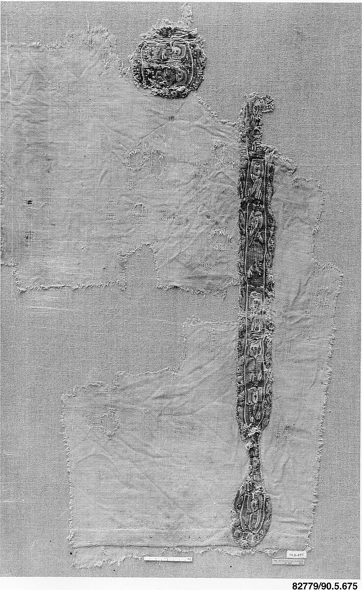 Textile Fragment, Wool, linen; plain weave, tapestry weave