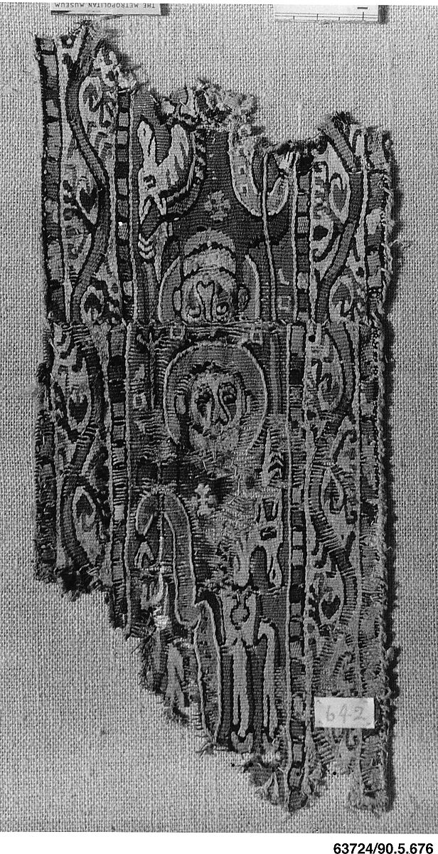 Fragment of Shoulder Band, Wool, linen; tapestry weave