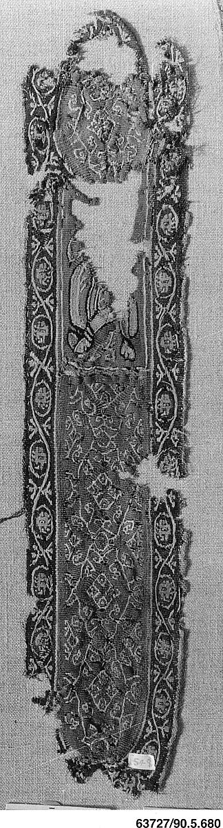 Fragment of Shoulder Band, Wool, linen; tapestry weave