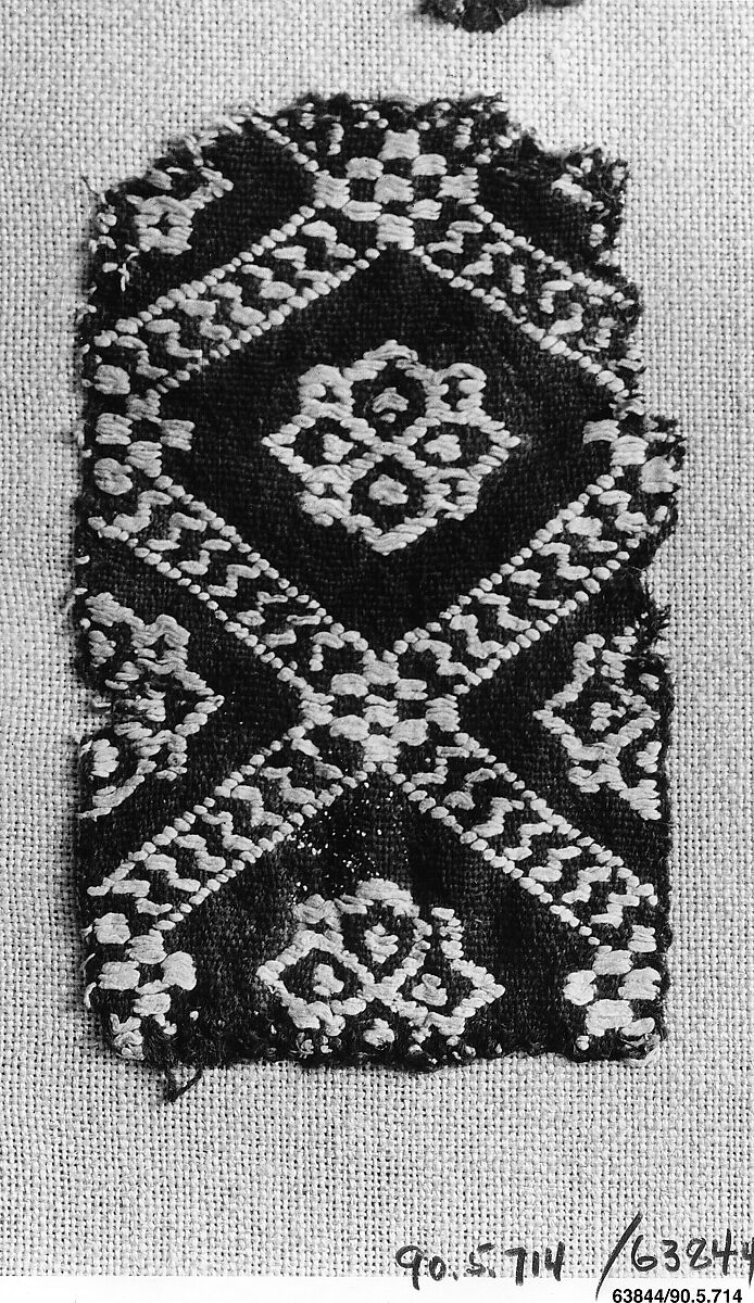 Textile Fragment, Wool, linen; plain weave, brocaded (?) 