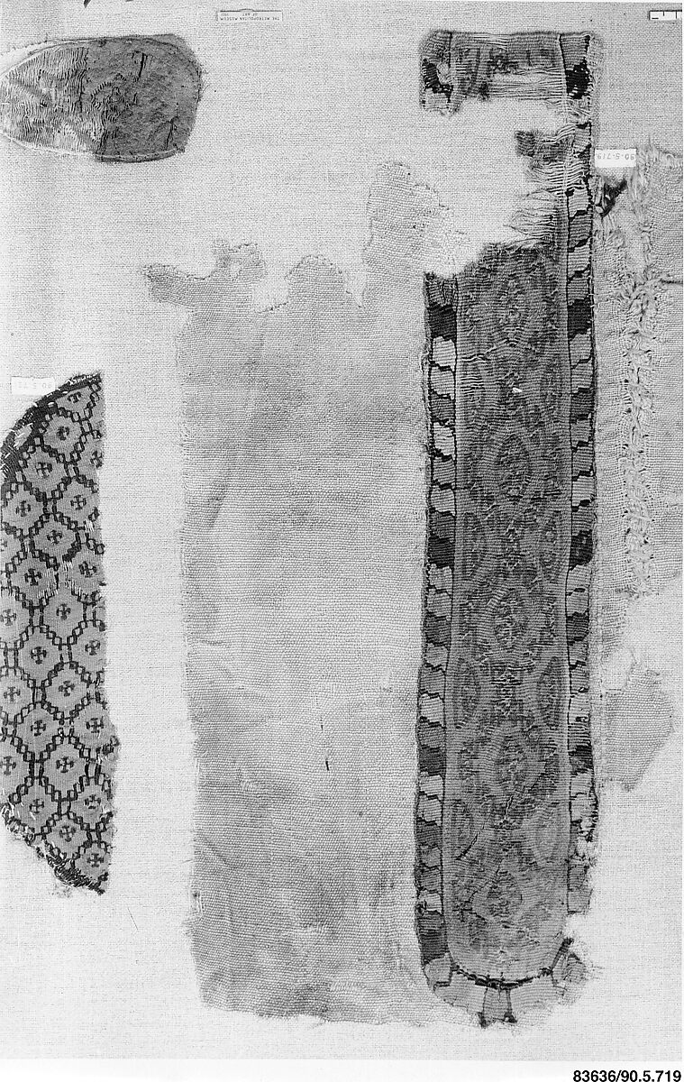 Textile Fragment, Wool, linen; plain weave, tapestry weave 