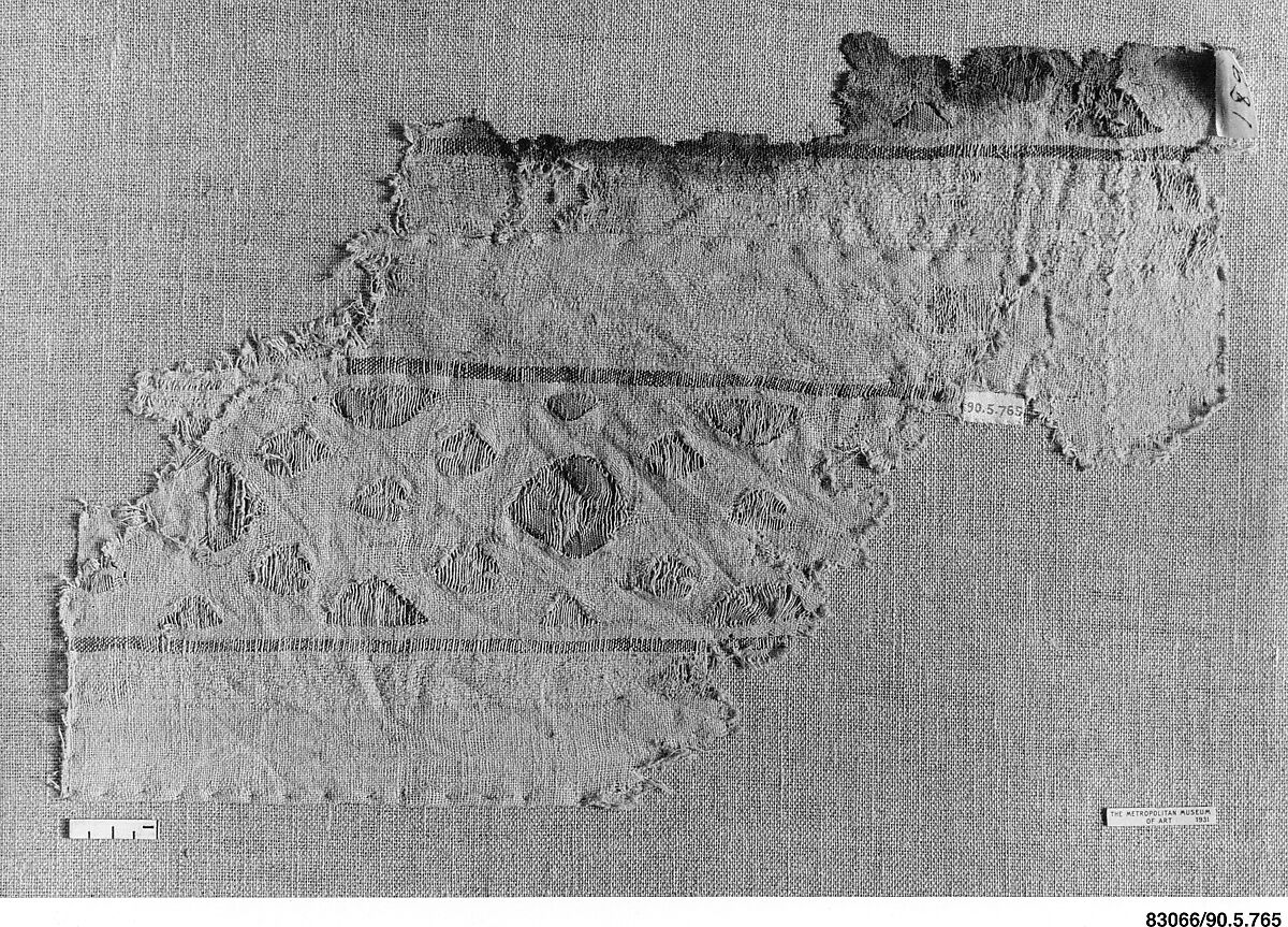 Textile Fragment, Wool, linen; plain weave, tapestry weave 
