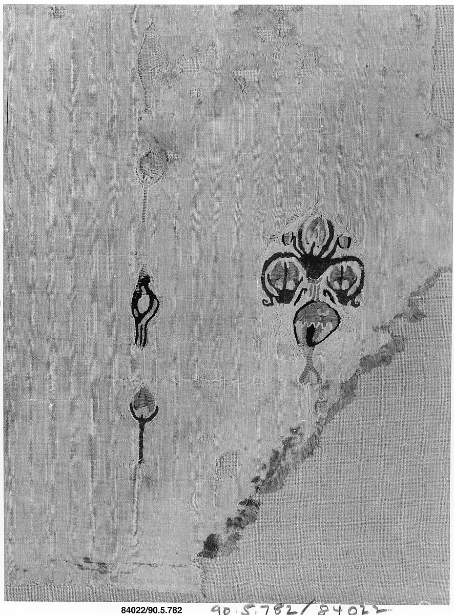 Textile Fragment, Wool, linen; plain weave, tapestry weave