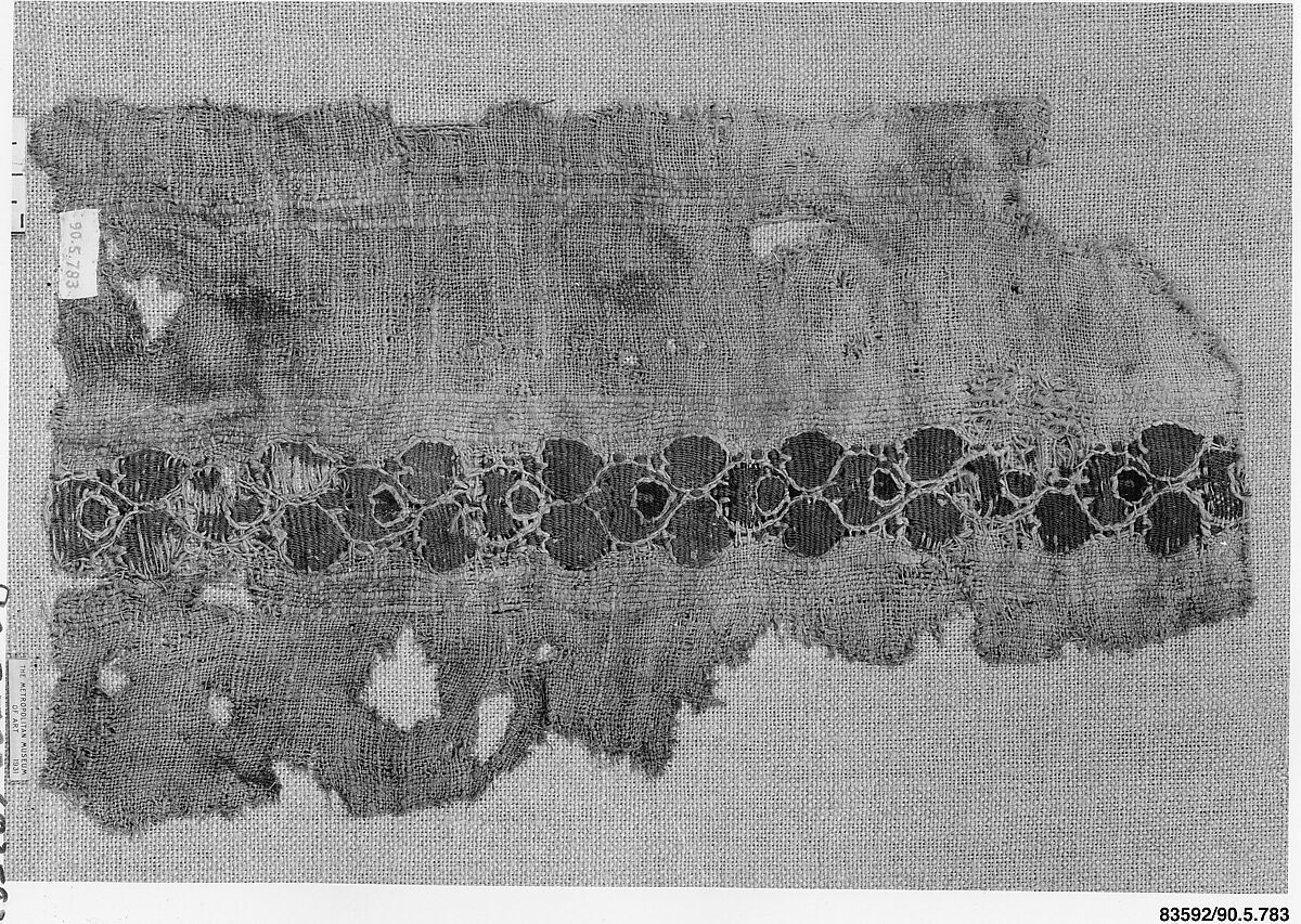 Textile Fragment, Wool, linen; plain weave, tapestry weave