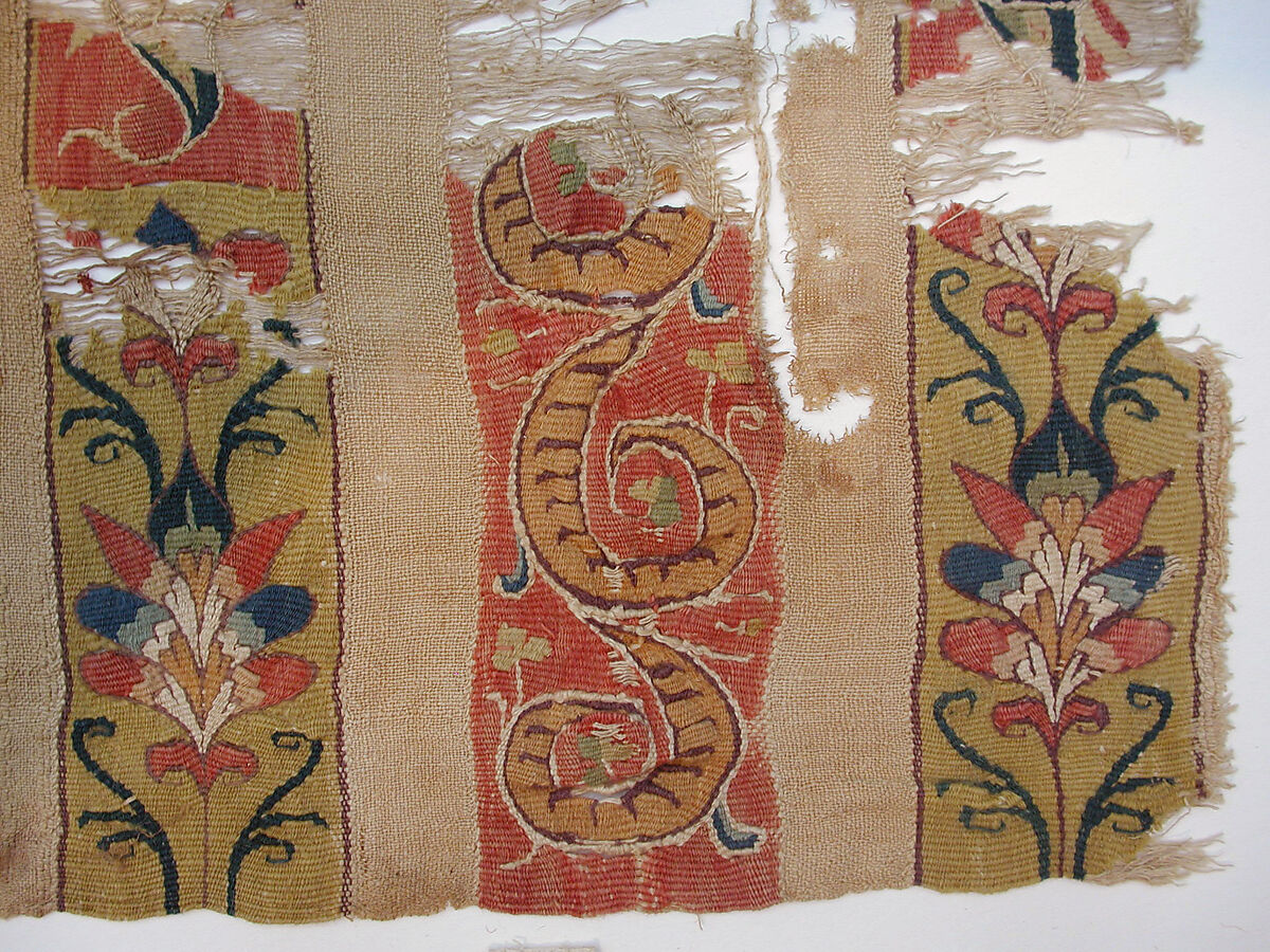 Textile Fragment, Wool, linen; plain weave, tapestry weave