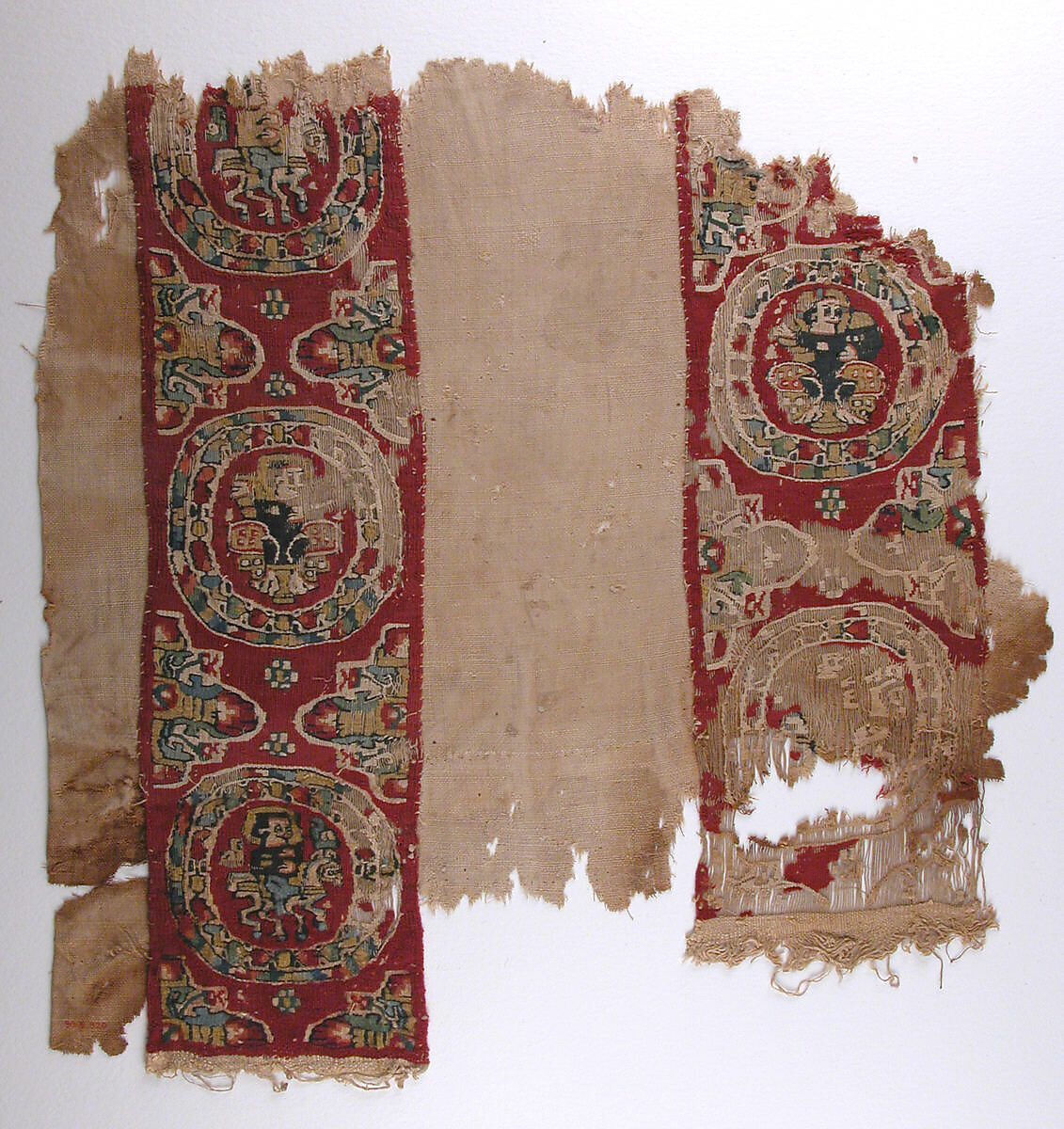 Textile Fragment, Wool, linen; plain weave, tapestry weave