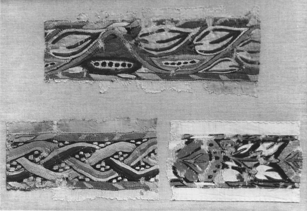 Fragments of a Hanging with a Lotus-Motif Band, Linen, wool