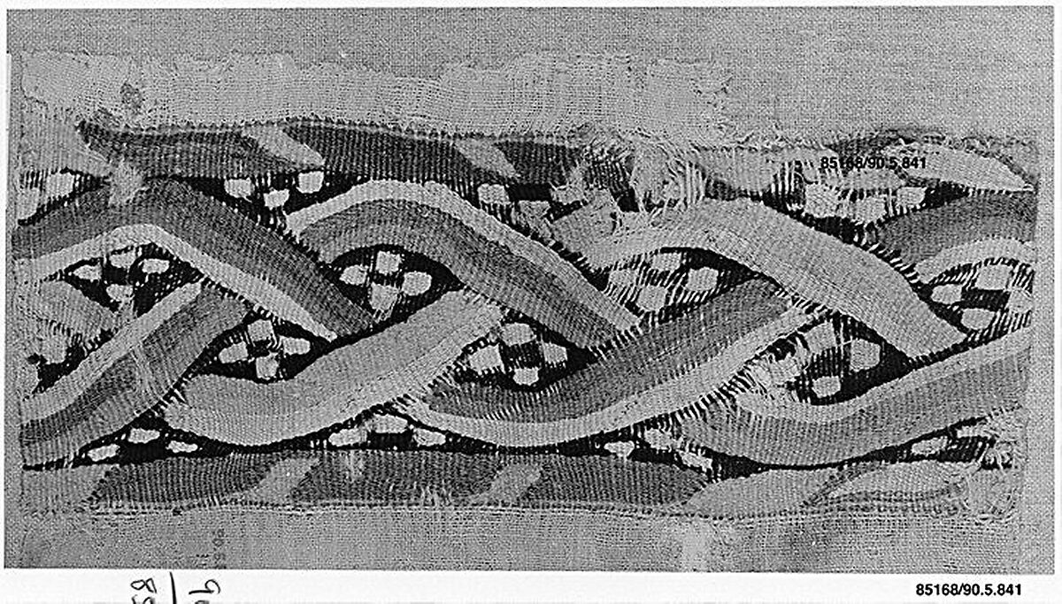 Fragment of a Hanging with an Interlace Band, Linen, wool