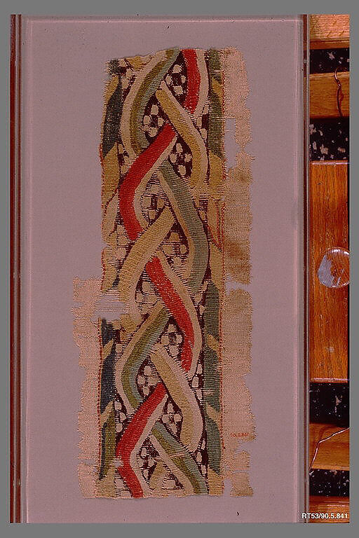 Fragment of a Hanging with an Interlace Band, Linen, wool