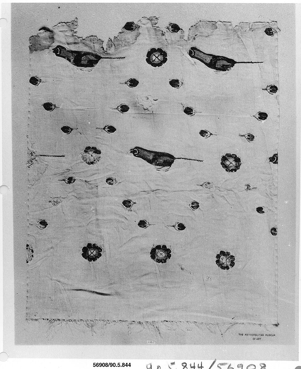 Fragment of a Hanging with Birds and Flowers, Linen, wool