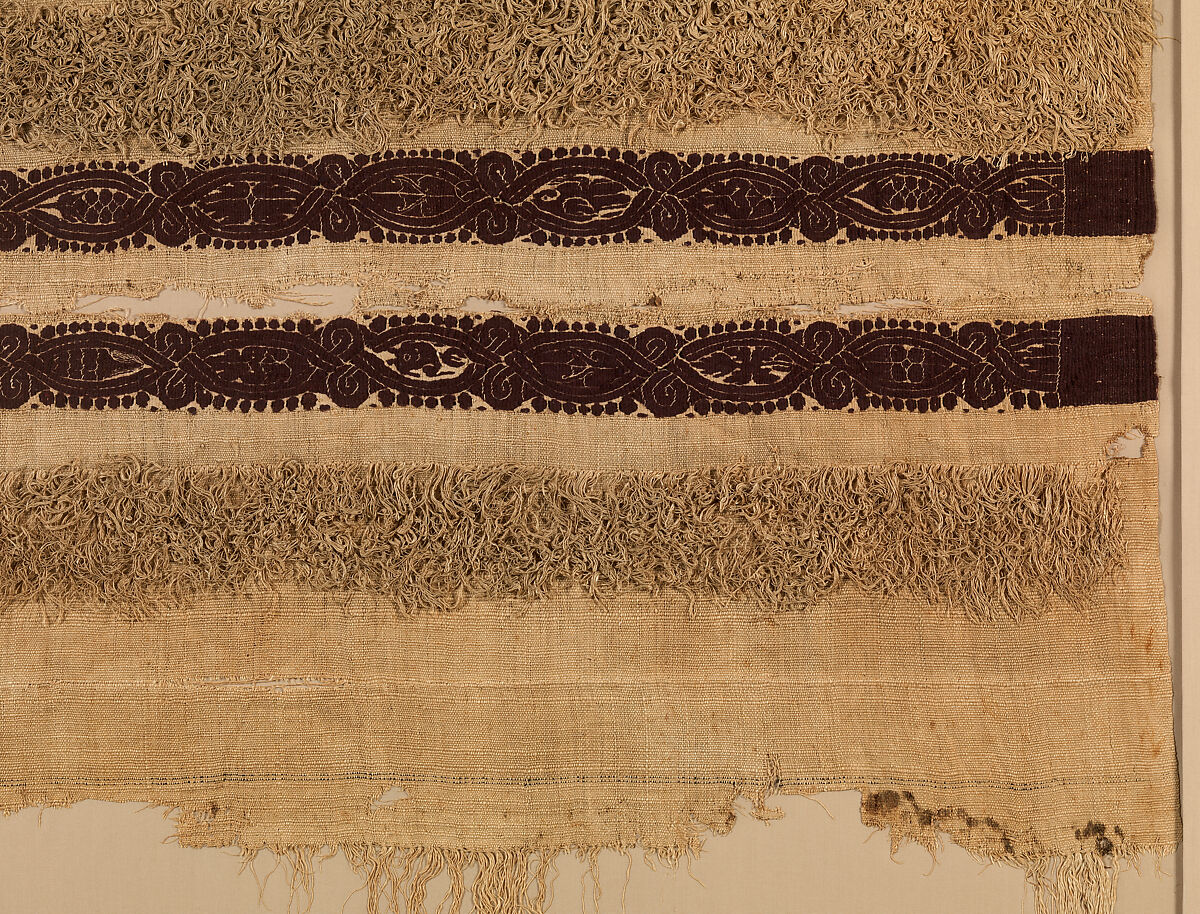 Fragment of a Cover or Blanket with Interlace Roundel and Stripes, Linen, wool