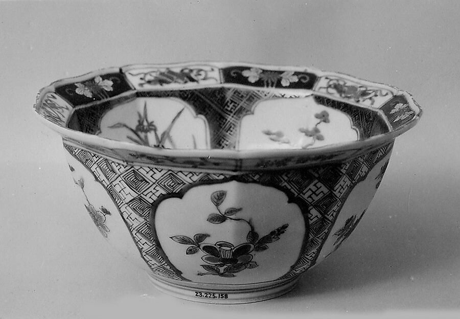 Ten-Sided Bowl, Porcelain decorated with enamels (Arita ware, Imari type), Japan 